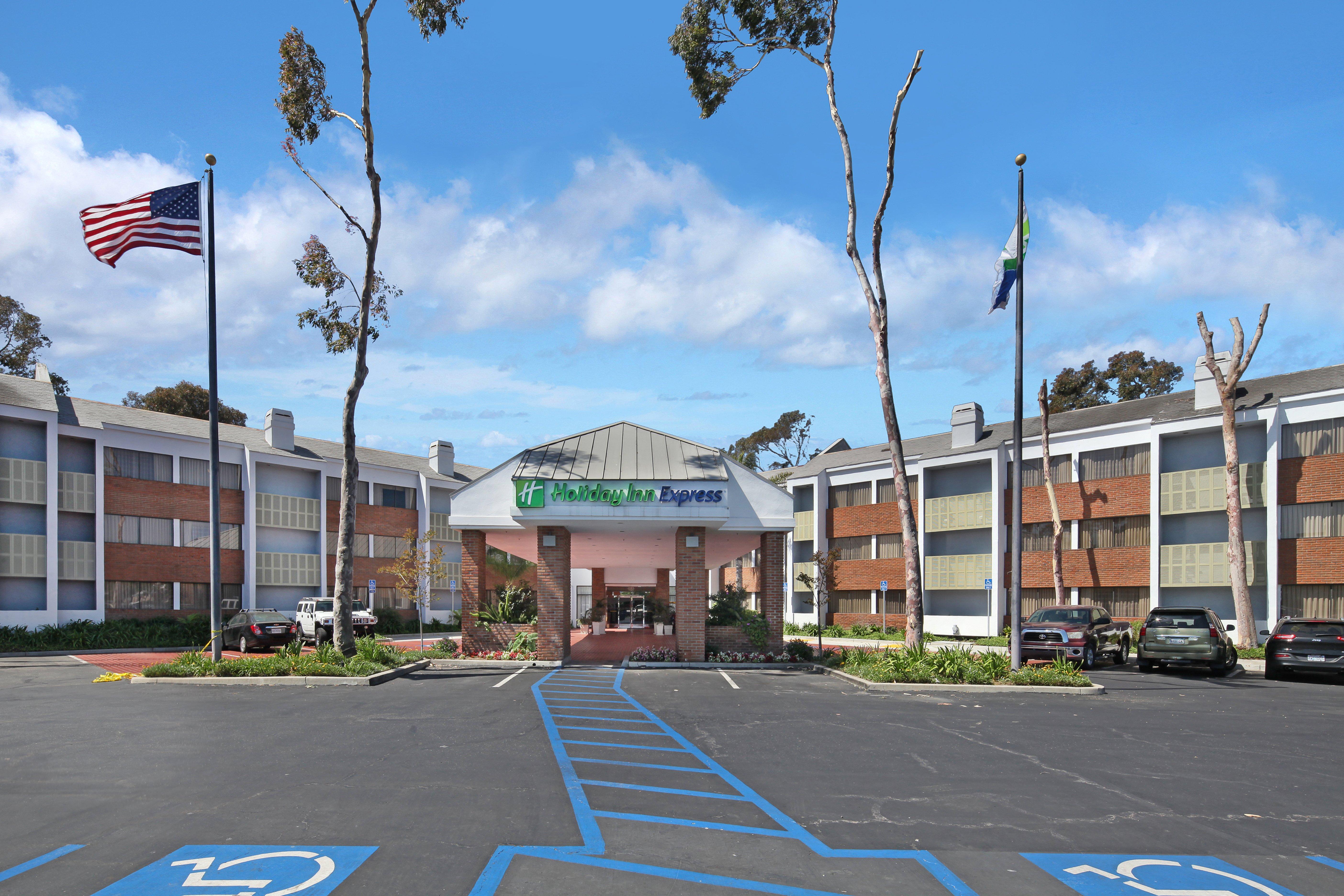 Holiday Inn Express Port Hueneme, An Ihg Hotel Exterior photo